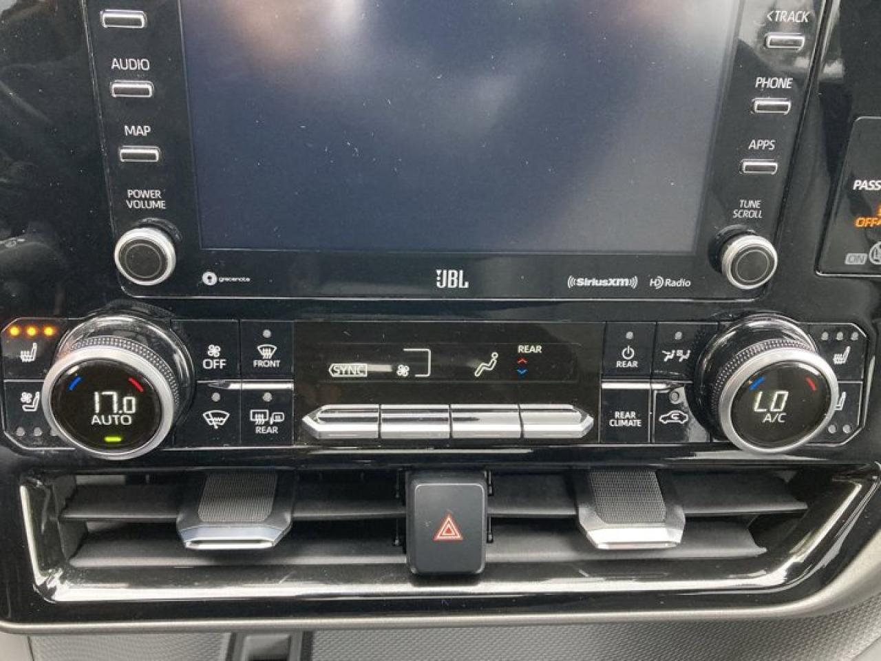 2021 Toyota Highlander HYBRID Limited AWD Photo