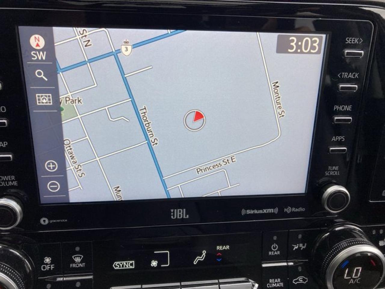 2021 Toyota Highlander HYBRID Limited AWD Photo