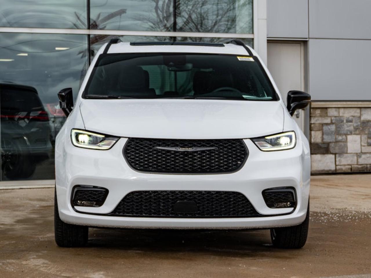 2026 Chrysler Pacifica Select Photo