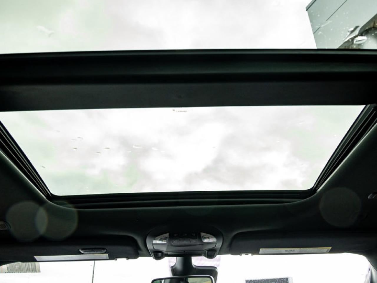 2026 Chrysler Pacifica Select Photo