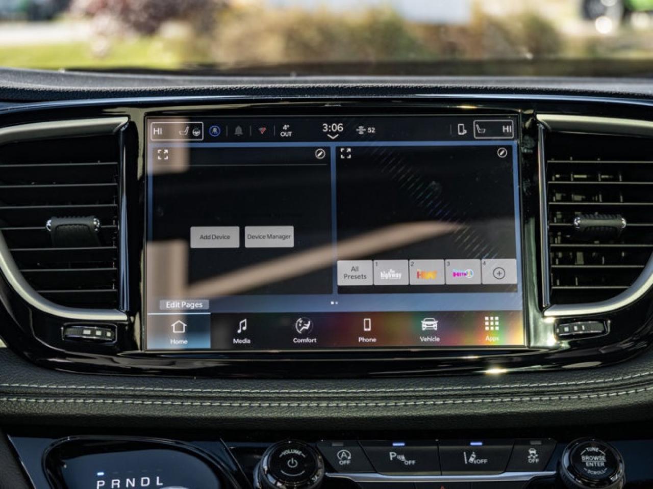 2026 Chrysler Pacifica Select Photo