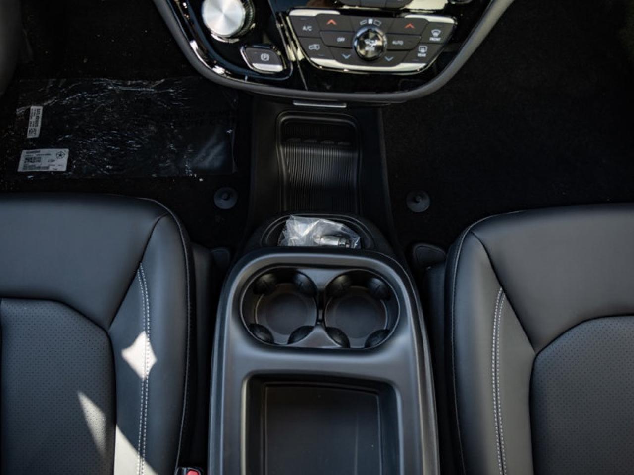 2026 Chrysler Pacifica Select Photo