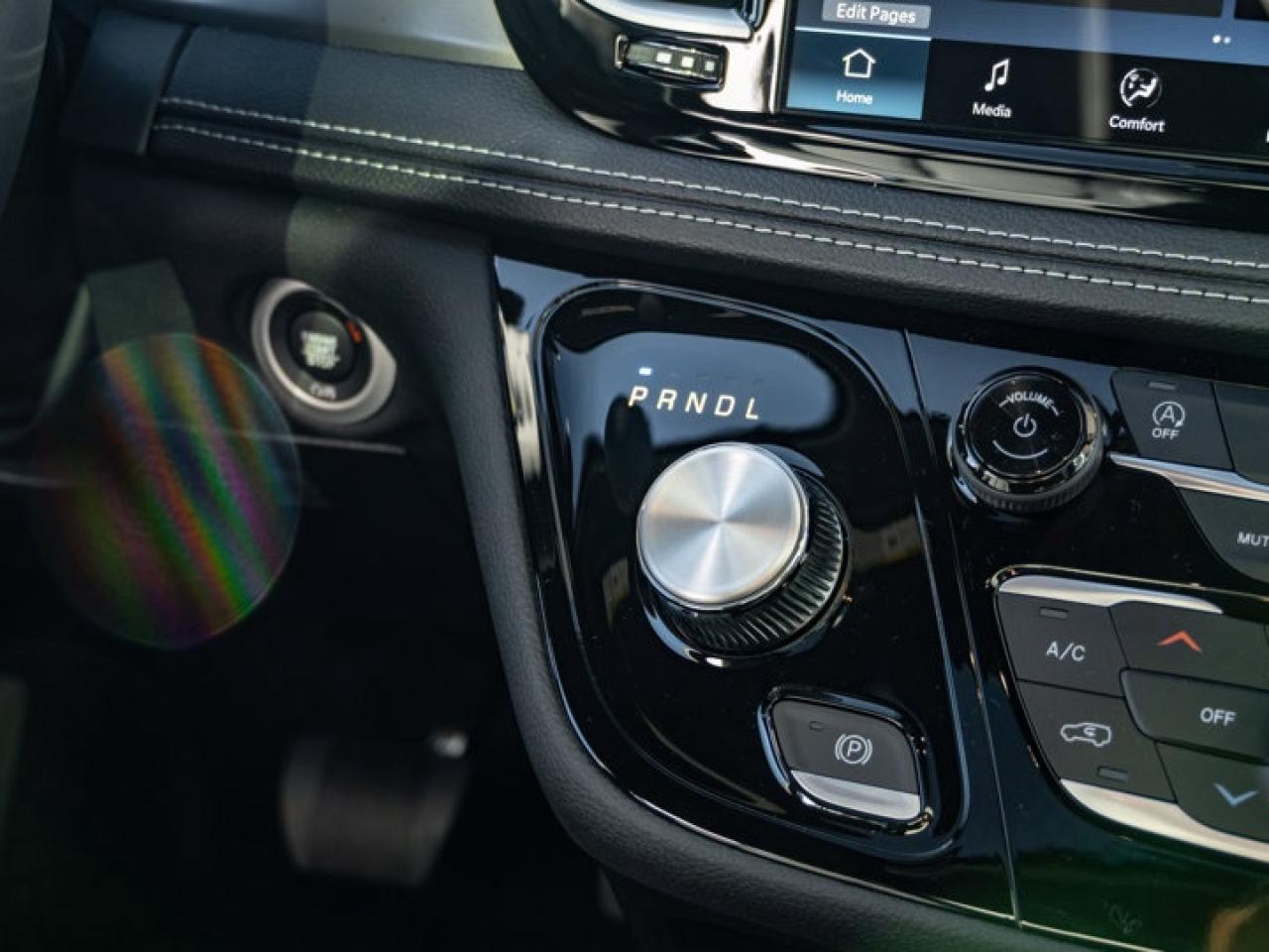 2026 Chrysler Pacifica Select Photo