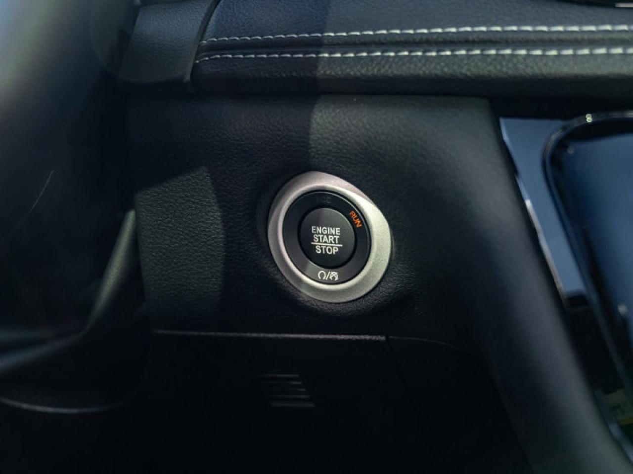 2026 Chrysler Pacifica Select Photo