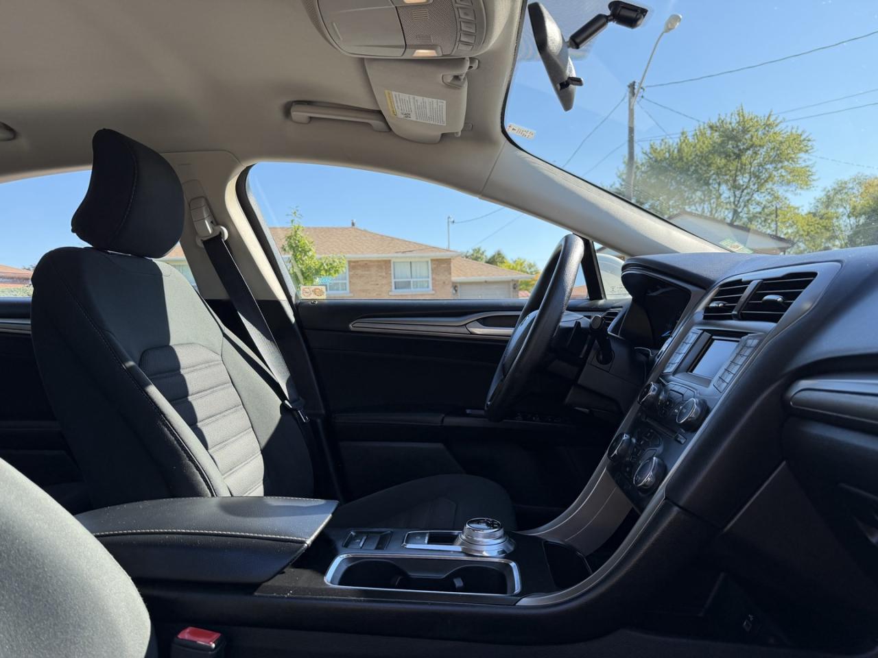 2017 Ford Fusion SE - Photo #8