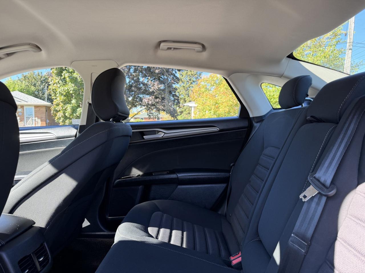 2017 Ford Fusion SE - Photo #10