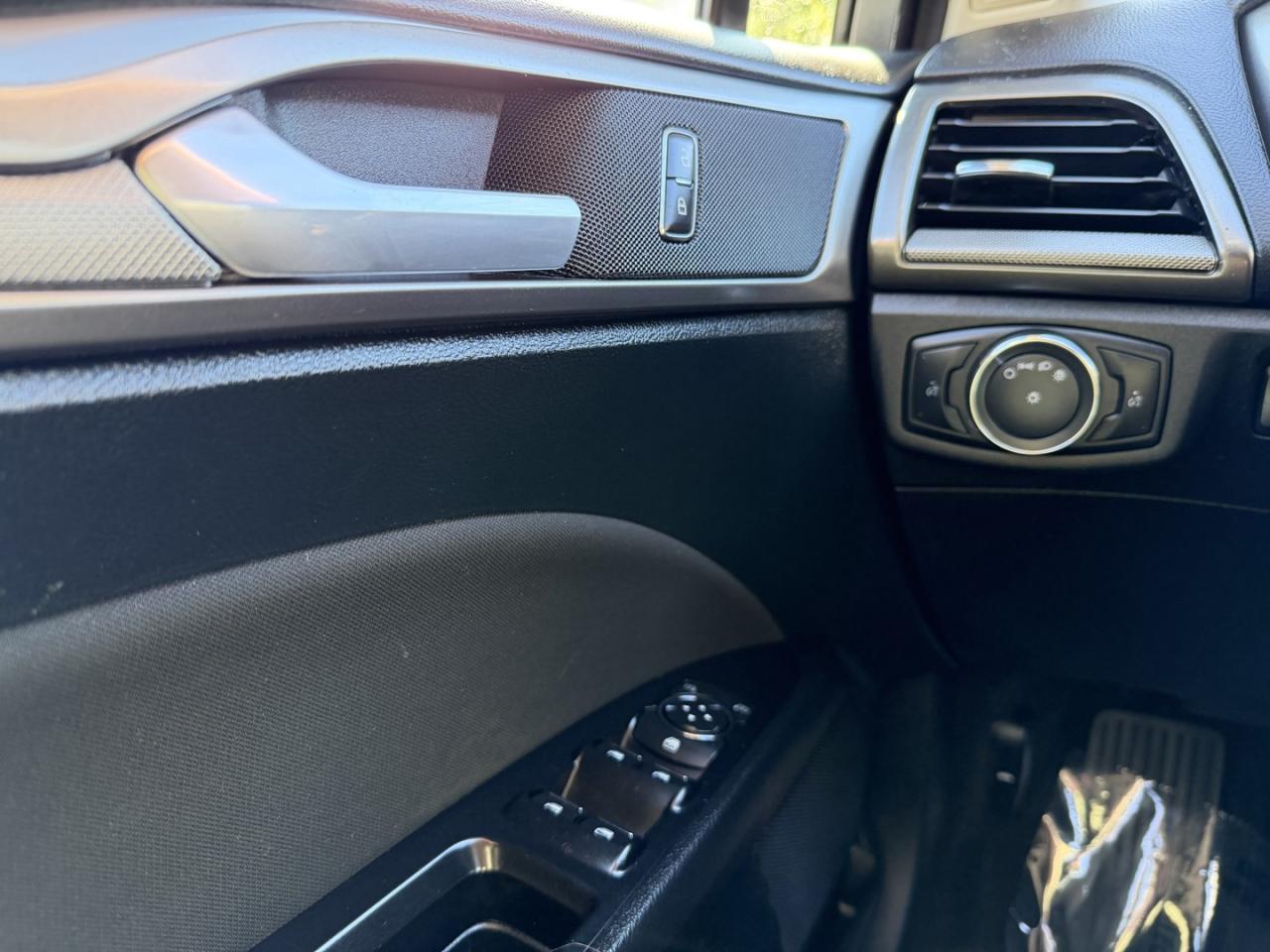2017 Ford Fusion SE - Photo #18