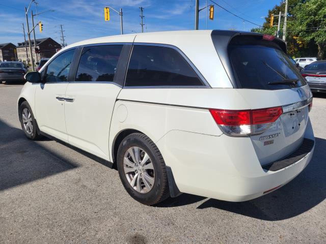 2016 Honda Odyssey EX Photo5