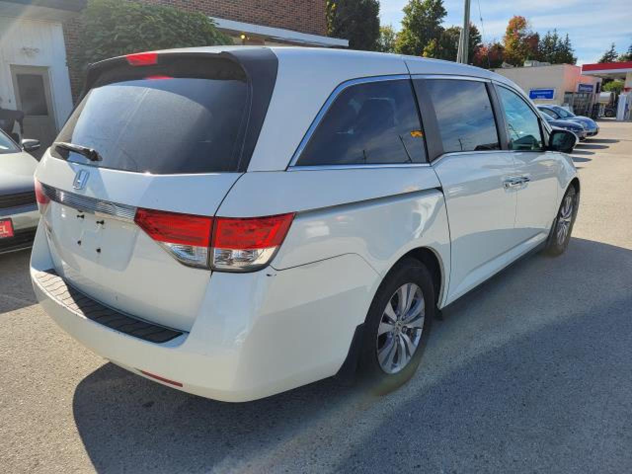 2016 Honda Odyssey EX Photo25