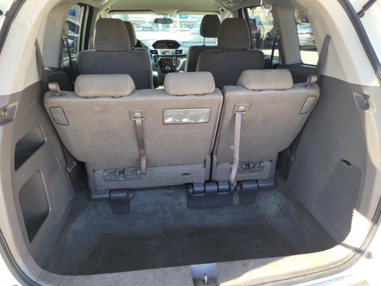 2016 Honda Odyssey EX Photo18