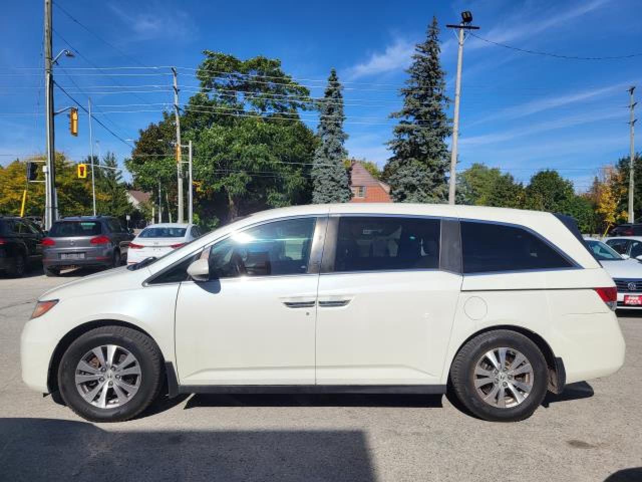 2016 Honda Odyssey EX Photo43