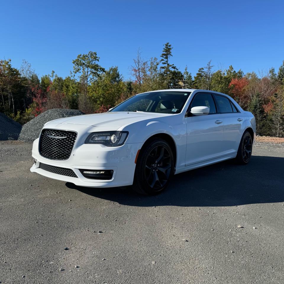 2022 Chrysler 300 300 TOURING L
