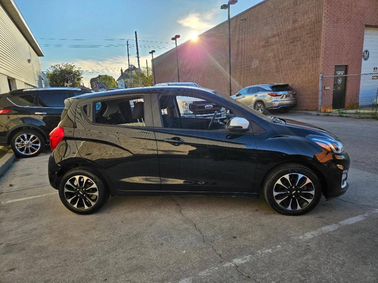 2022 Chevrolet Spark HATCHBACK-6 SPEED-BACK UP CAMERA-CERTIFIED Photo