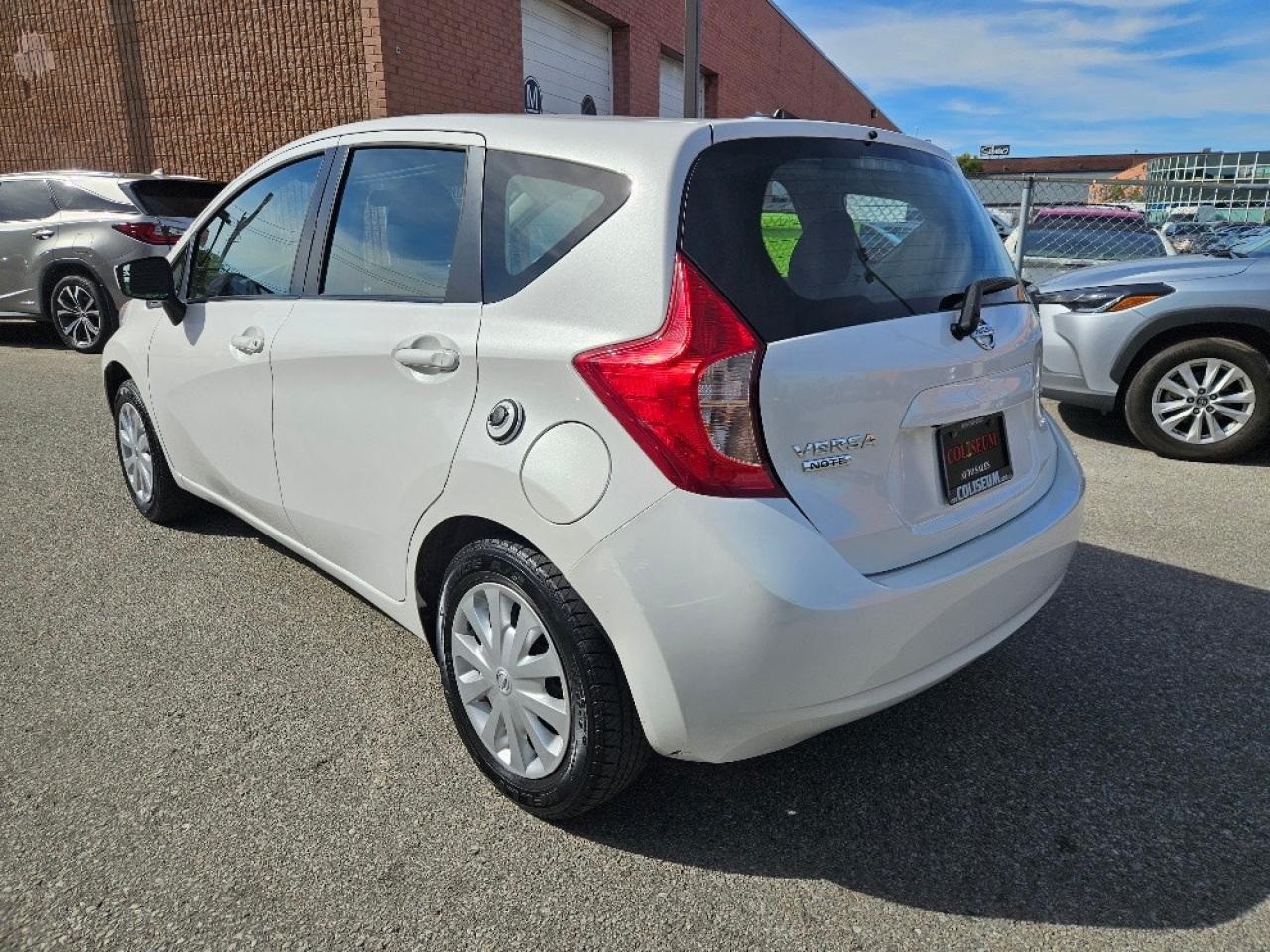 2016 Nissan Versa Note 5dr HB Man 1.6 S Photo