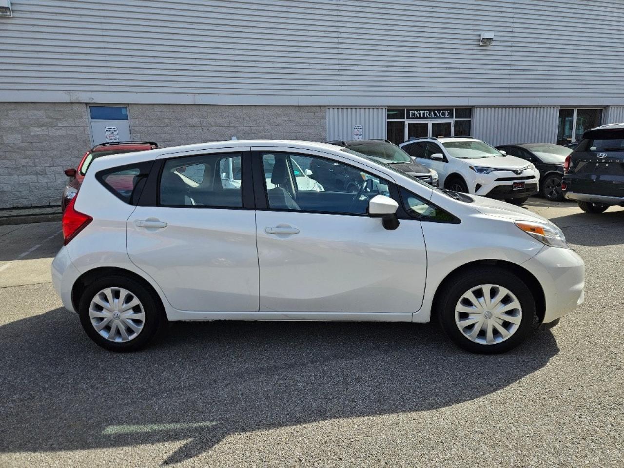 2016 Nissan Versa Note 5dr HB Man 1.6 S Photo