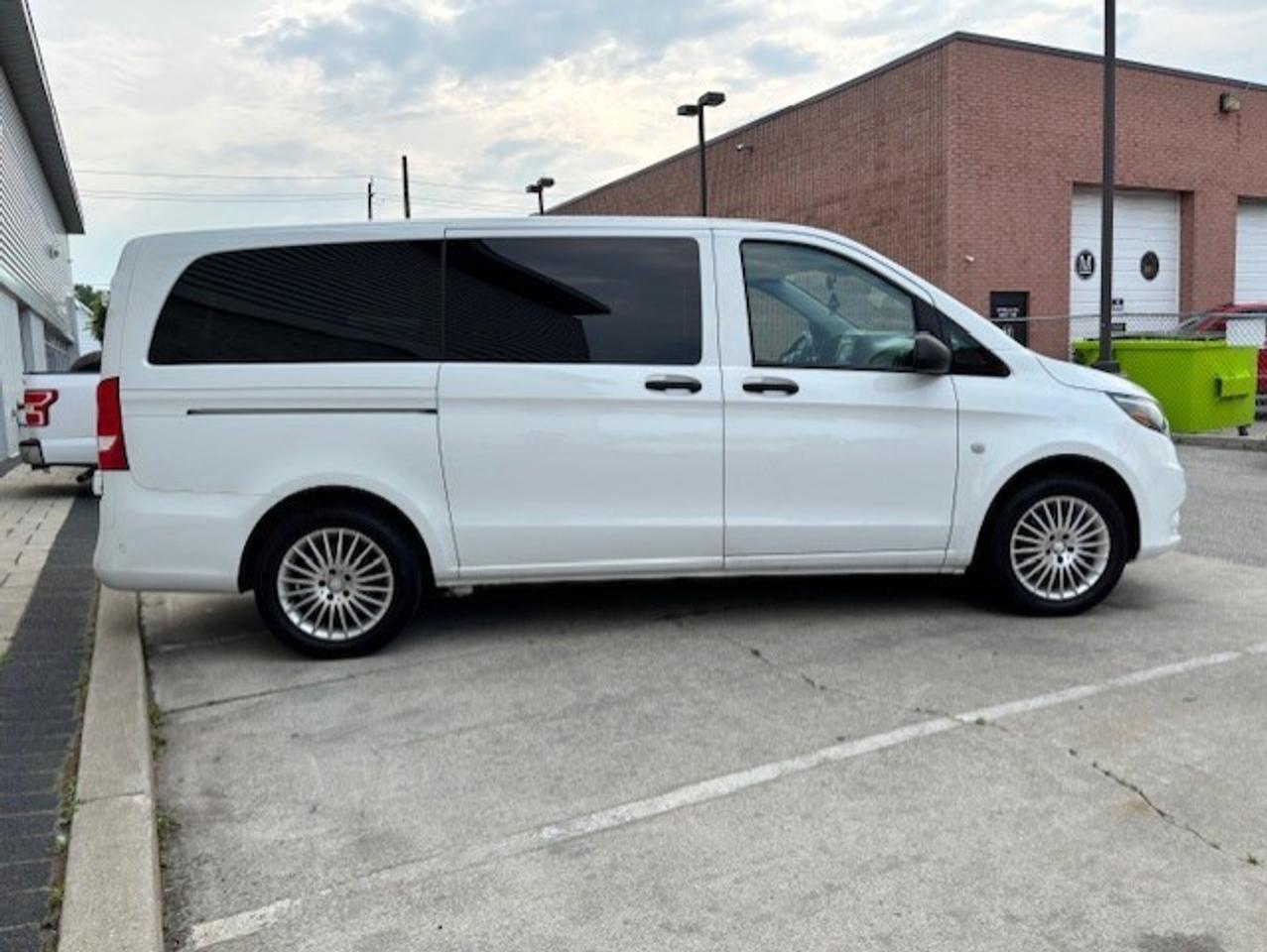 2017 Mercedes-Benz Metris Passenger ONLY 76KM-NAVI-CAM-P/SLIDING DOORS-1 OWNER-7 PASS Photo