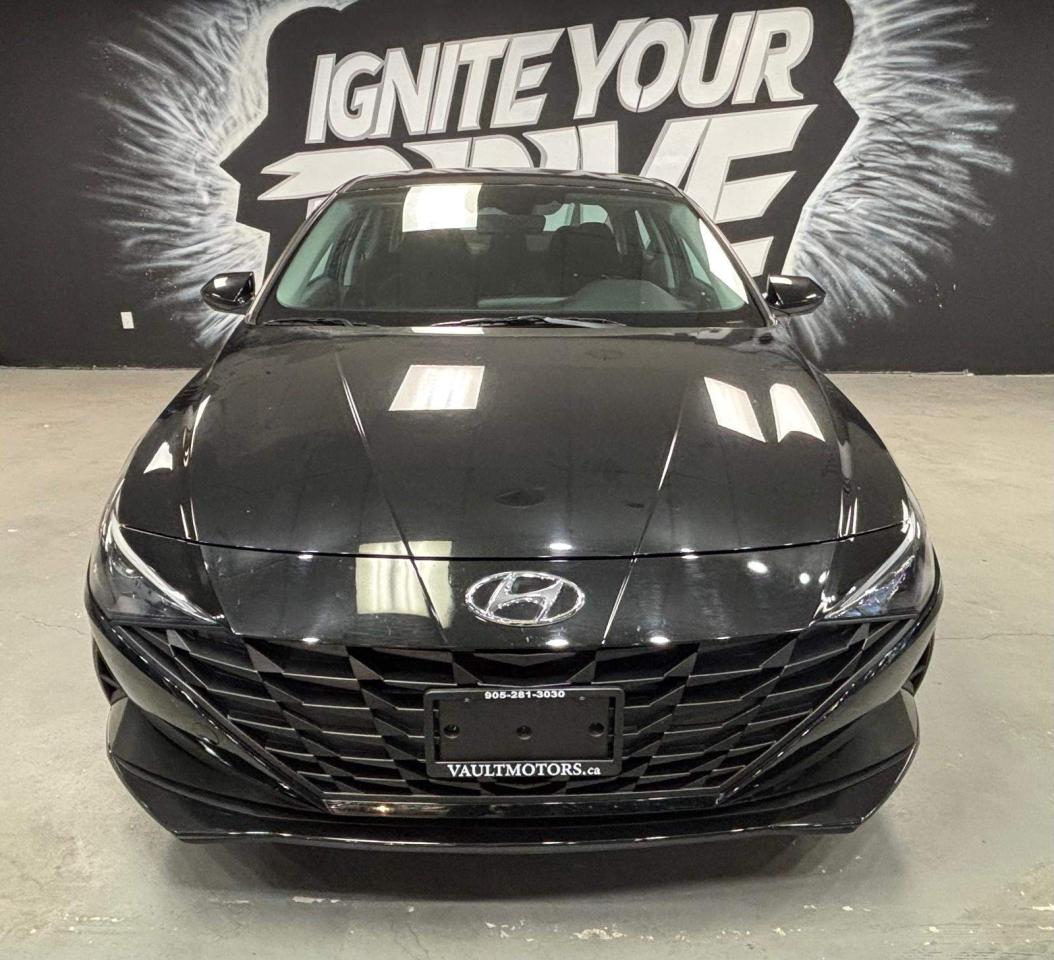 2023 Hyundai Elantra Preferred IVT Photo