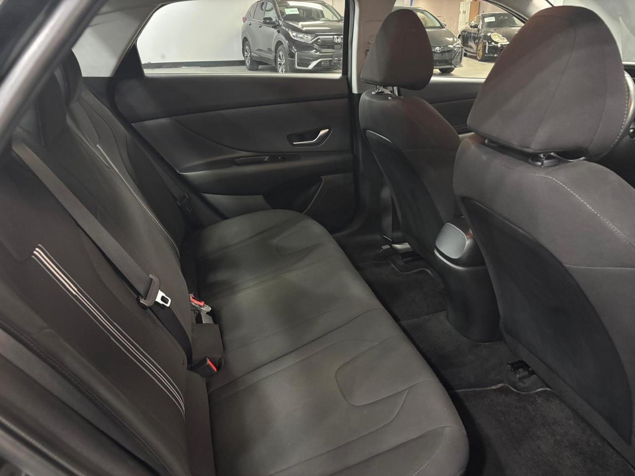 2023 Hyundai Elantra Preferred IVT Photo