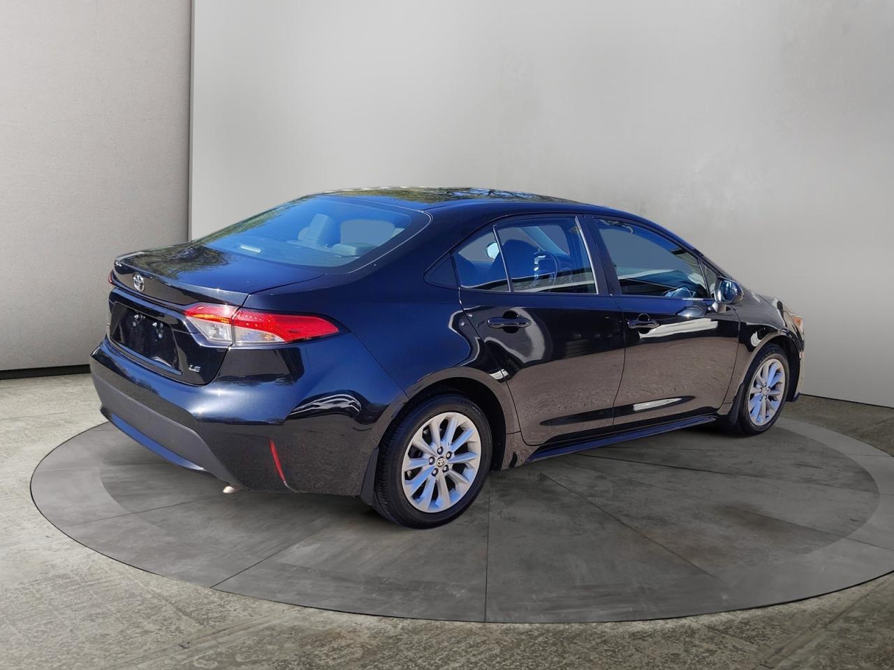 2022 Toyota Corolla LE Photo