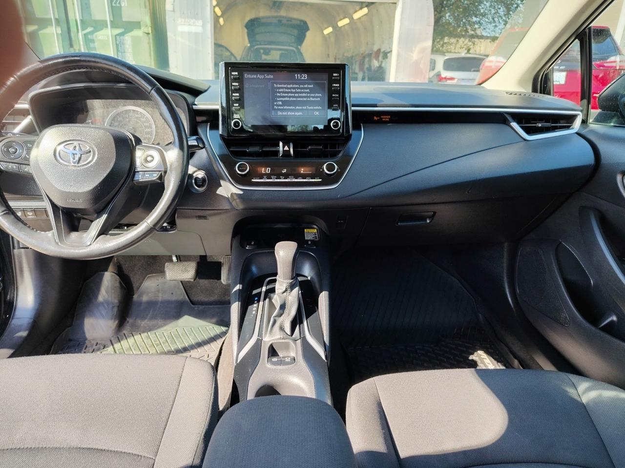 2022 Toyota Corolla LE Photo