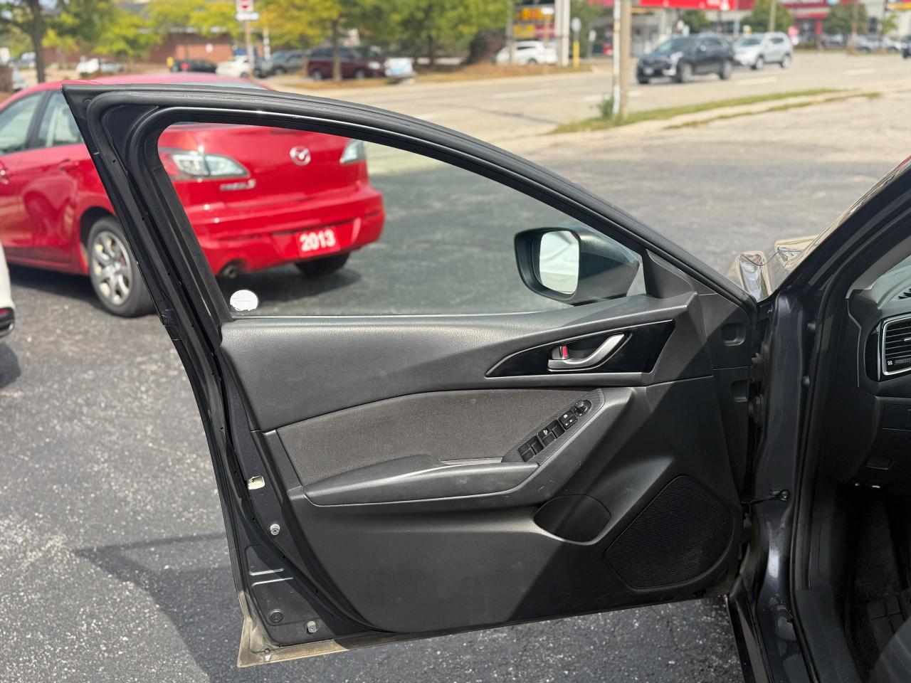 2014 Mazda MAZDA3 GS-SKY - Photo #18