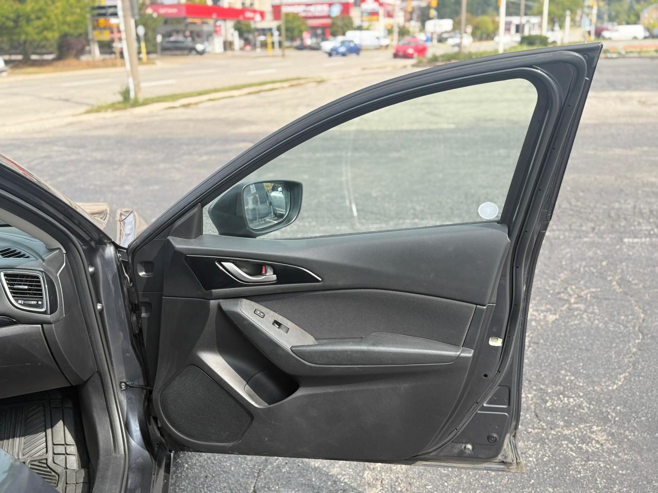 2014 Mazda MAZDA3 GS-SKY - Photo #25