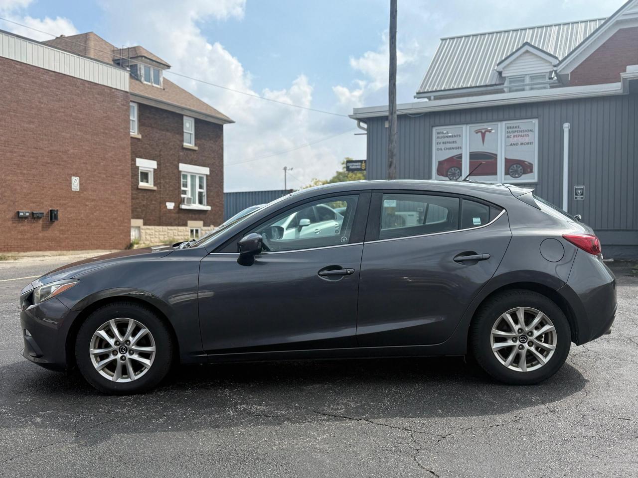 2014 Mazda MAZDA3 GS-SKY - Photo #12
