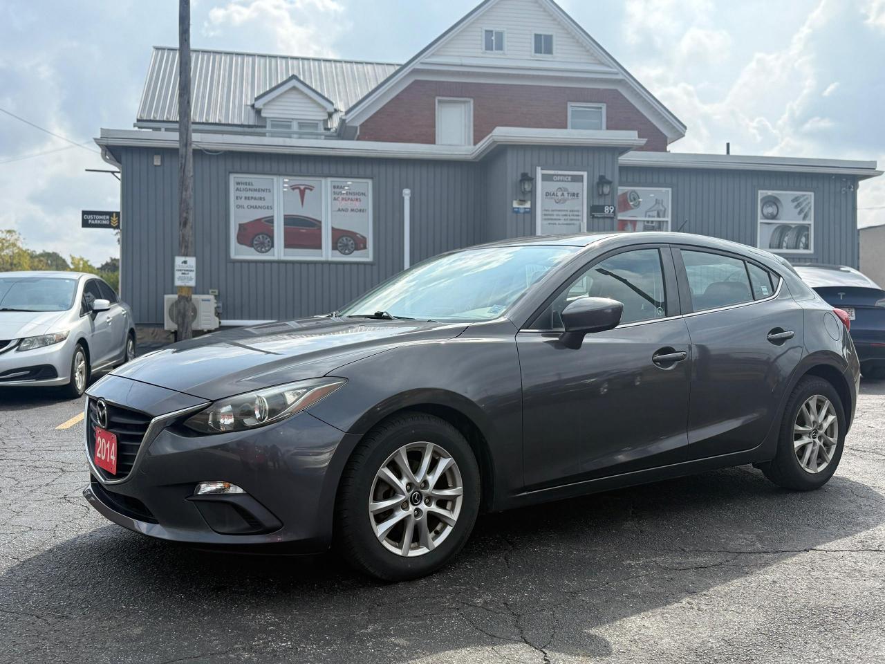 2014 Mazda MAZDA3 GS-SKY Photo2