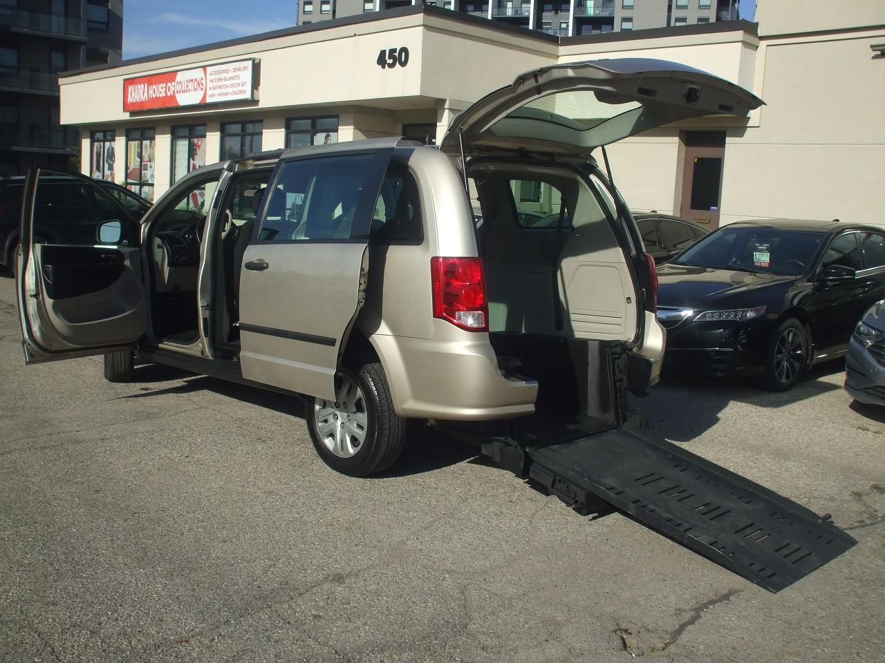2015 Dodge Grand Caravan Wheelchair accessible,BraunAbility,Certified,SE - Photo #17