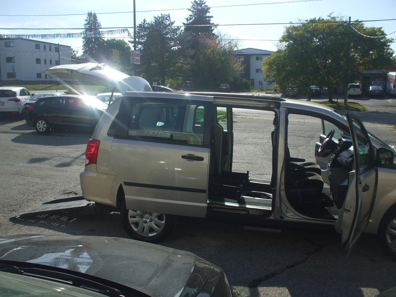 2015 Dodge Grand Caravan Wheelchair accessible,BraunAbility,Certified,SE - Photo #20