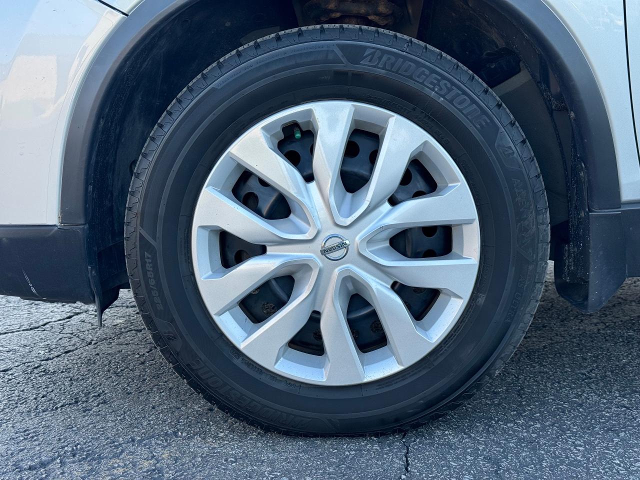 2016 Nissan Rogue S **DEALER SERVICED** - Photo #16