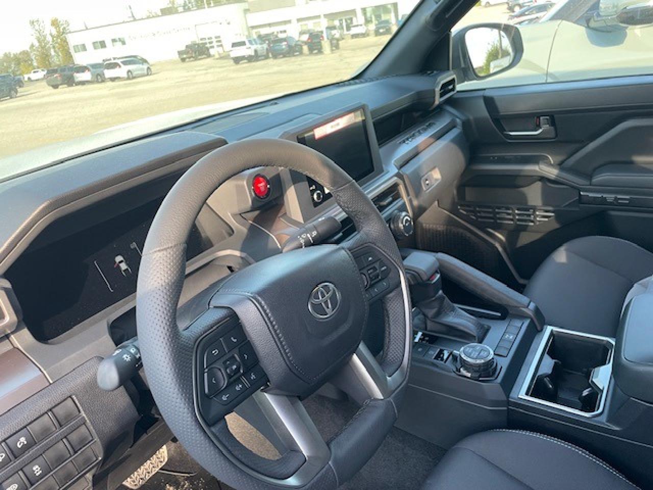 2025 Toyota Tacoma TRD OFF ROAD DOUBLE CAB Photo4
