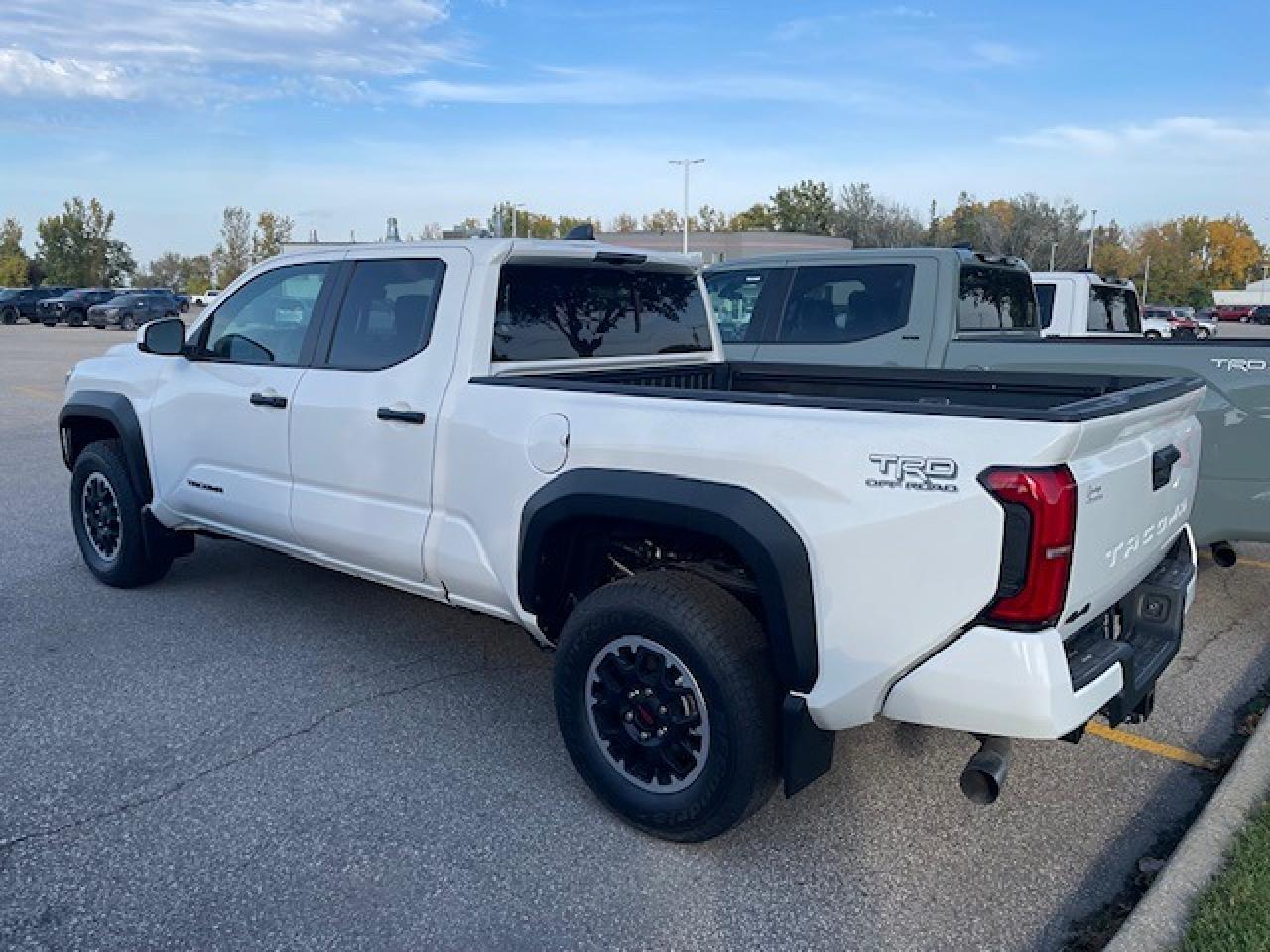 2025 Toyota Tacoma TRD OFF ROAD DOUBLE CAB Photo1