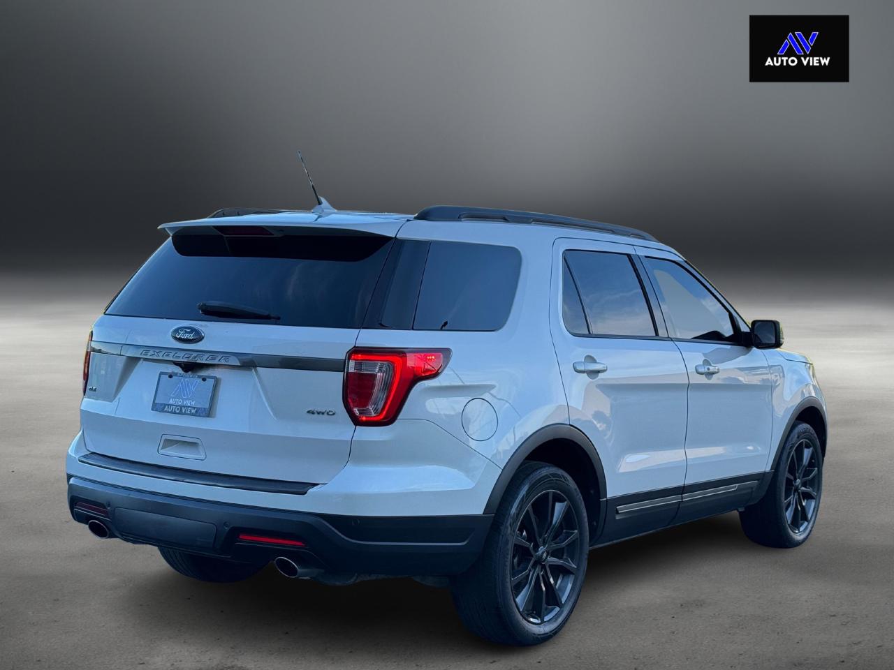 2019 Ford Explorer XLT **6 SEATER** - Photo #5