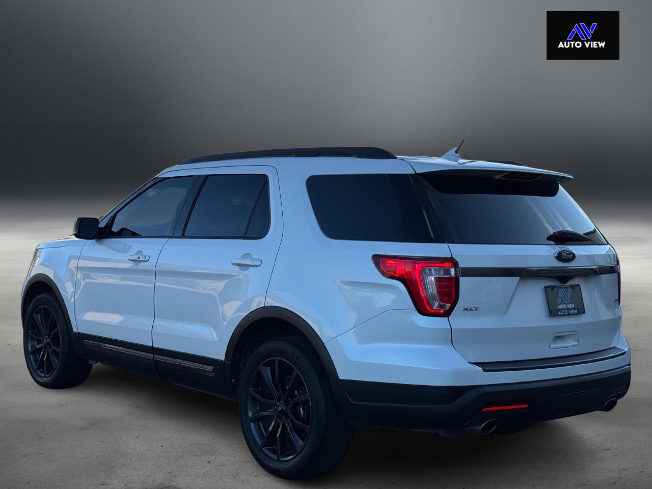 2019 Ford Explorer XLT **6 SEATER** - Photo #7