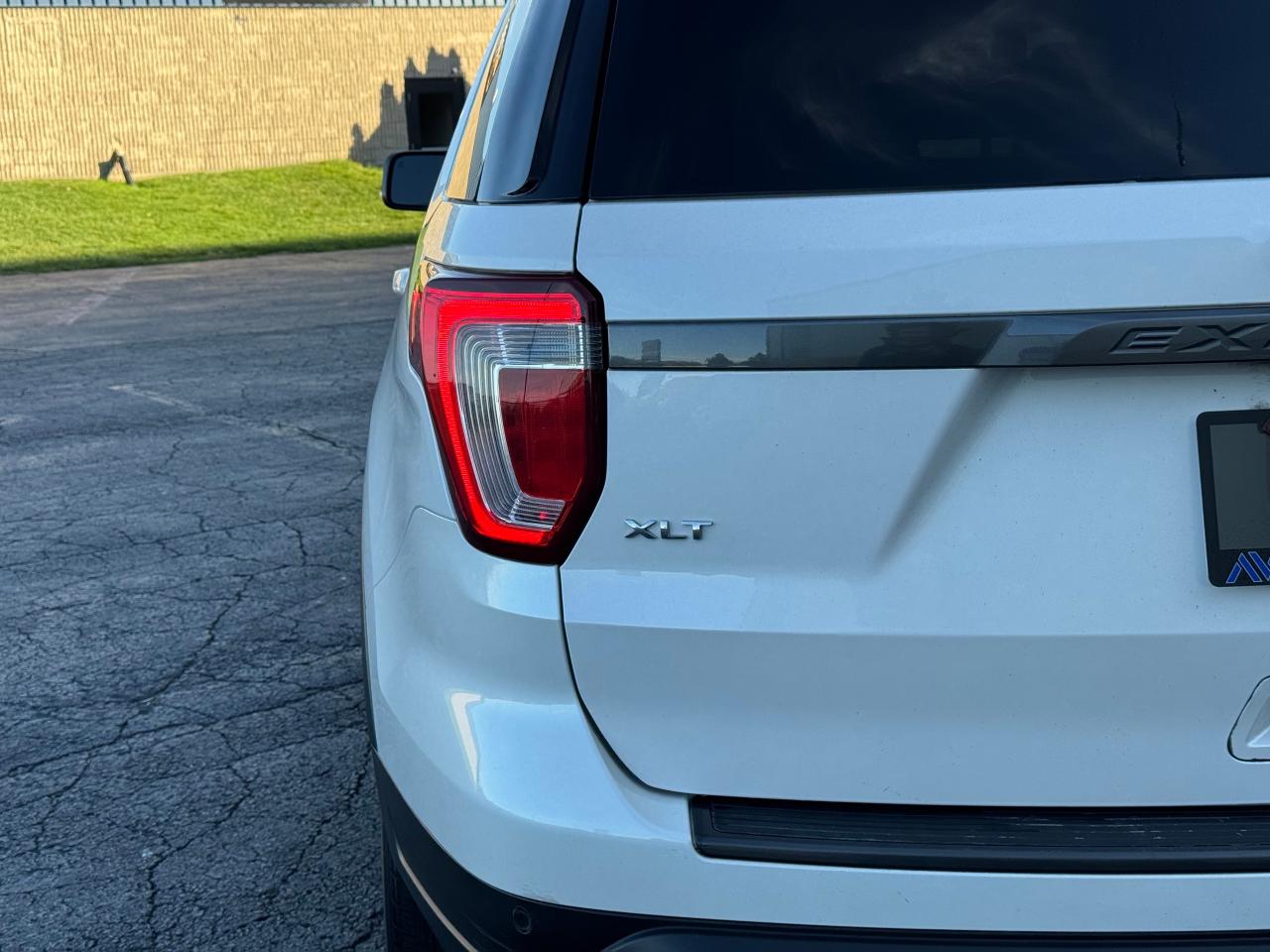 2019 Ford Explorer XLT **6 SEATER** - Photo #15