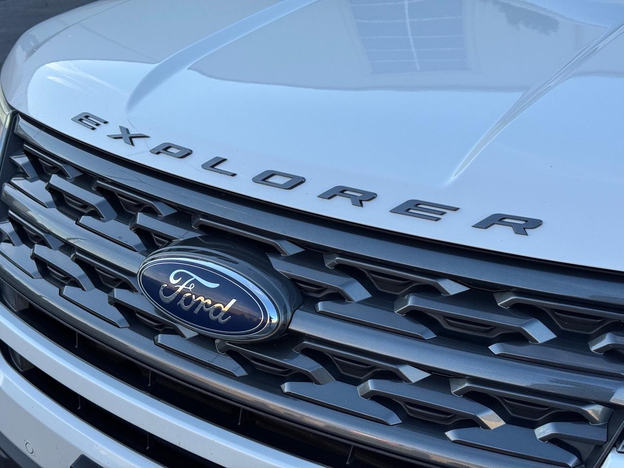 2019 Ford Explorer XLT **6 SEATER** - Photo #12
