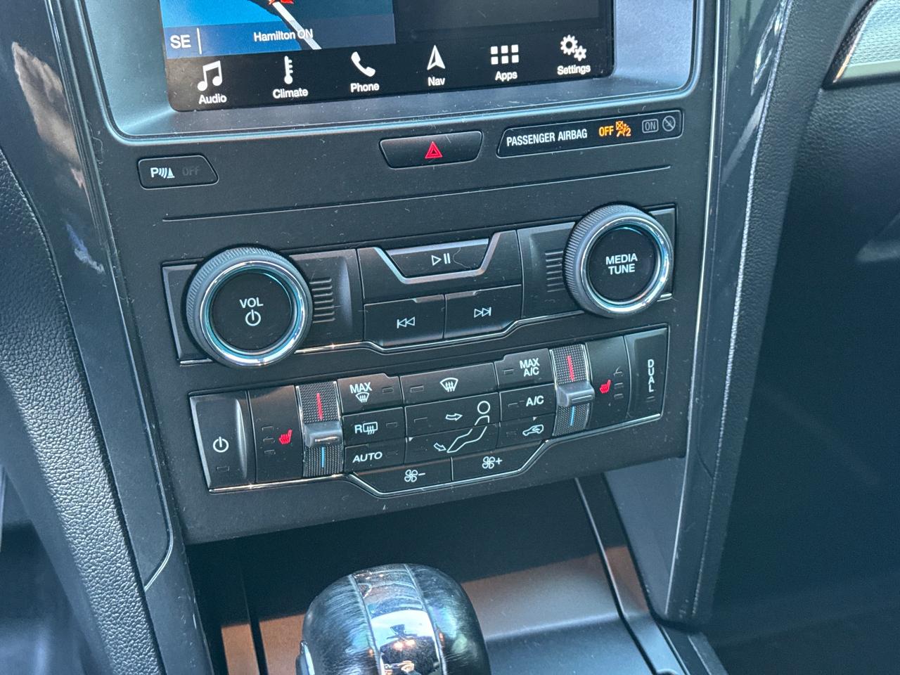 2019 Ford Explorer XLT **6 SEATER** - Photo #24