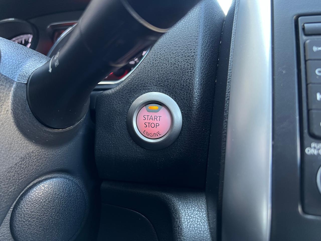 2014 Nissan Versa Note SL 360 Cameras No Accident Low KM Heated Seats - Photo #30