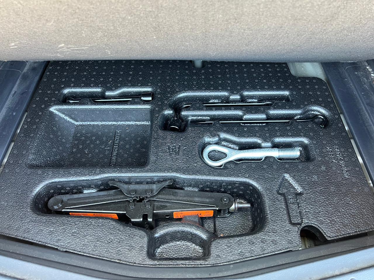 2014 Nissan Versa Note SL 360 Cameras No Accident Low KM Heated Seats - Photo #14