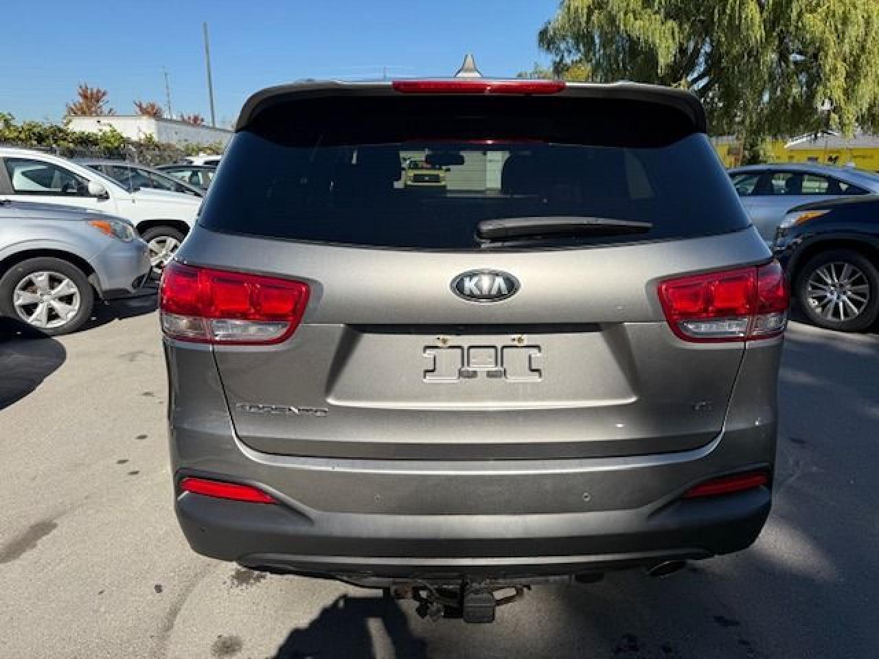 2017 Kia Sorento AWD 4dr 7-Seater Photo3