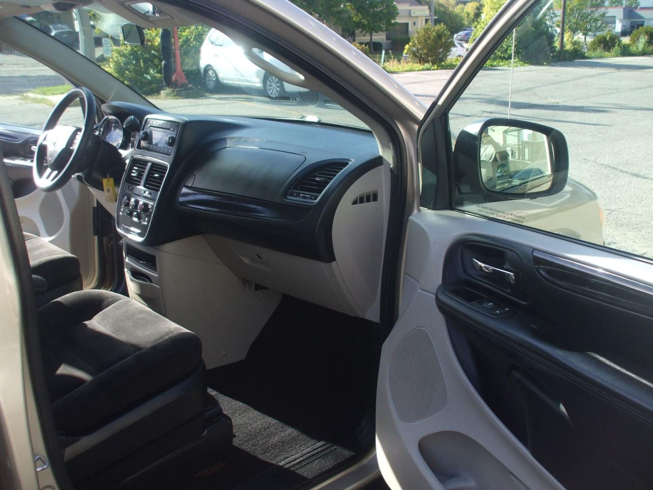 2015 Dodge Grand Caravan Wheelchair accessible,BraunAbility,Certified,SE