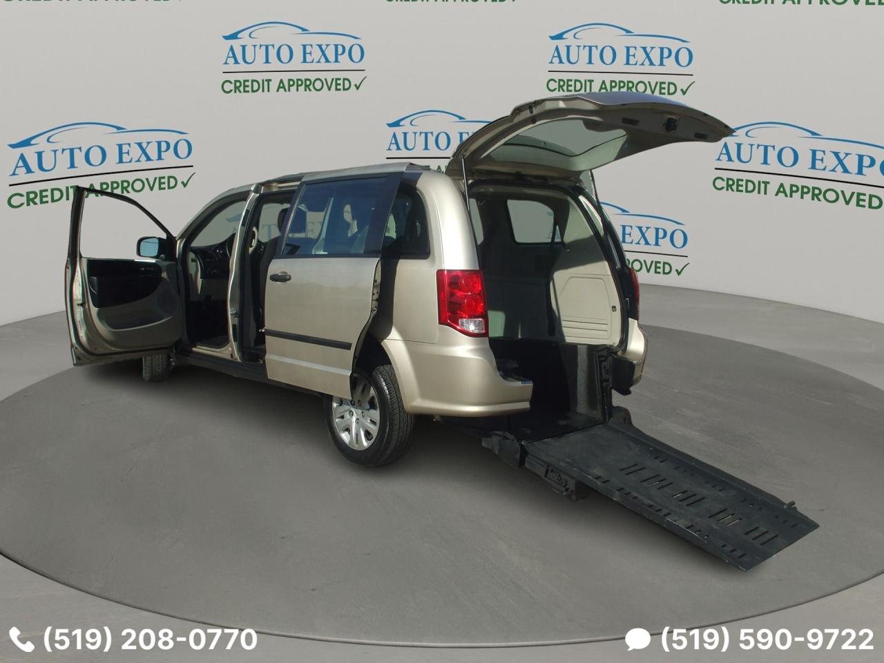 2015 Dodge Grand Caravan Wheelchair accessible,BraunAbility,Certified,SE