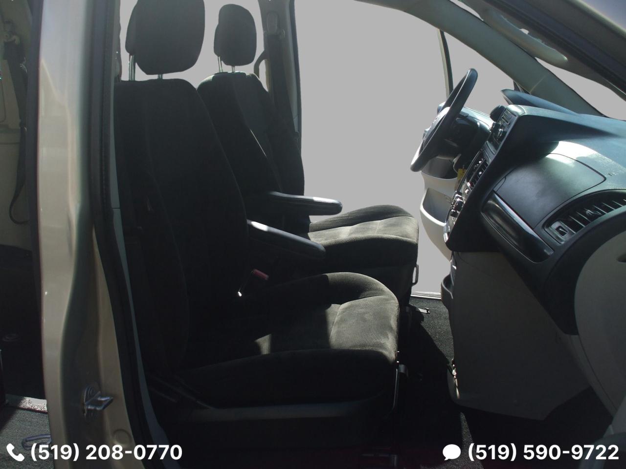 2015 Dodge Grand Caravan Wheelchair accessible,BraunAbility,Certified,SE