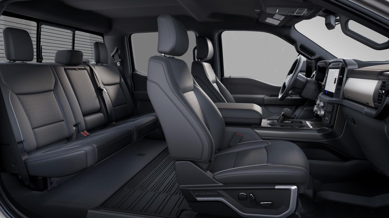 2025 Ford F-150 Lariat 4WD SuperCrew 6.5' Box Photo4
