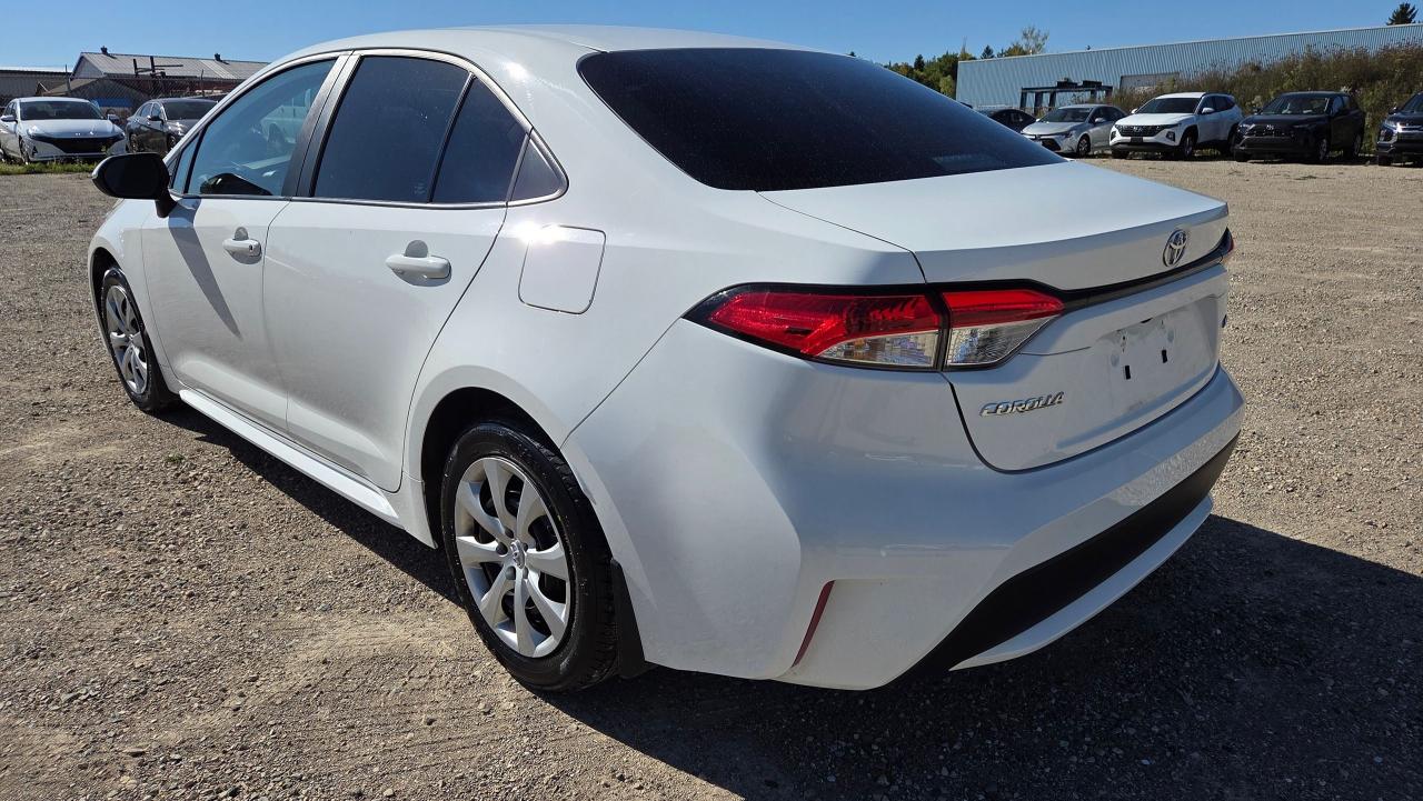 2022 Toyota Corolla LE - Photo #2