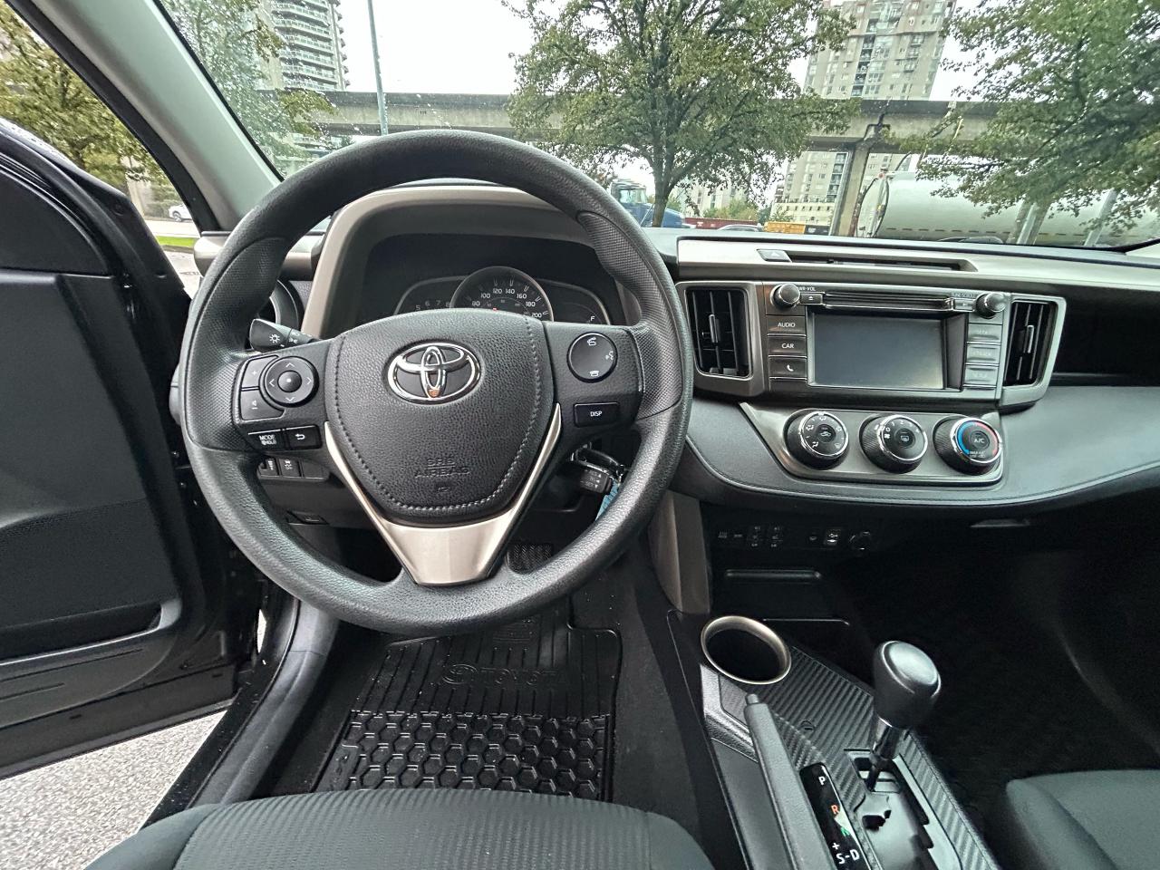 2014 Toyota RAV4 LE - Photo #10