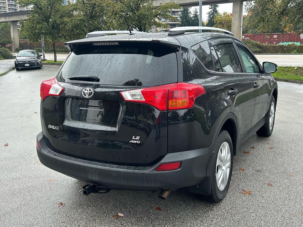 2014 Toyota RAV4 LE - Photo #6