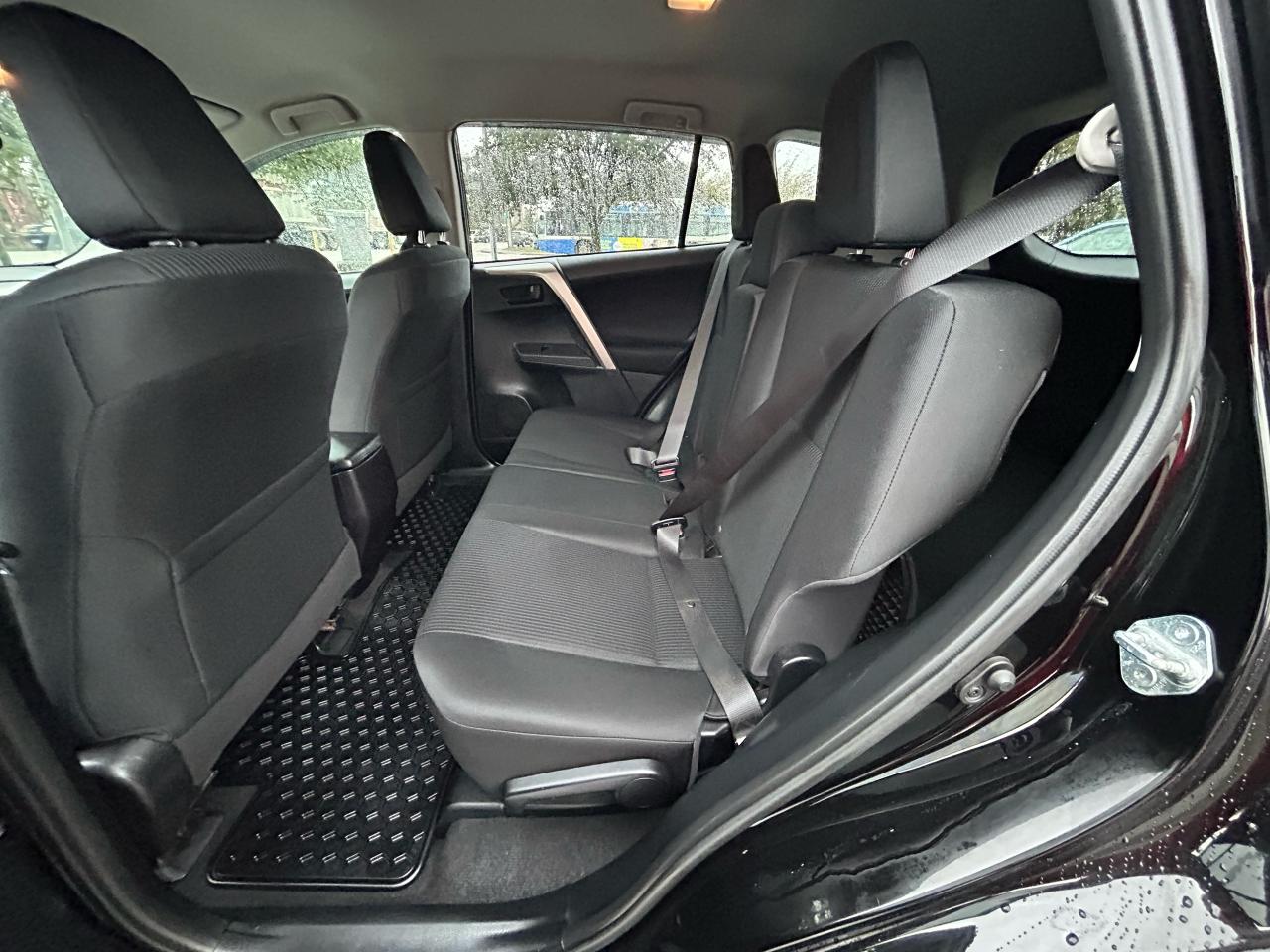 2014 Toyota RAV4 LE - Photo #9