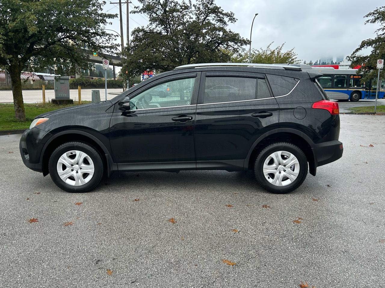 2014 Toyota RAV4 LE - Photo #2